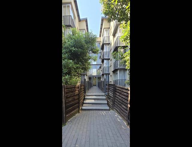 1 BEDROOM APARTMENT FOR SALE IN BRAAMFONTEIN WERF